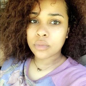 Meet your Posher, Laci